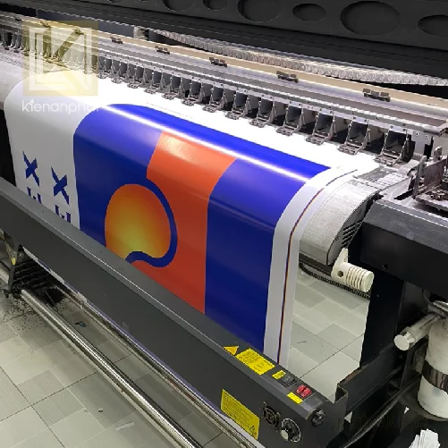 In decal trong dán kính lấy liền tại tpHCM