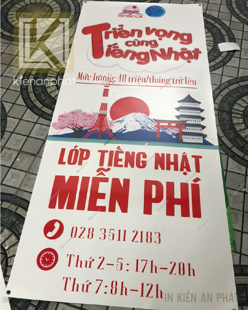 standee tuyển sinh