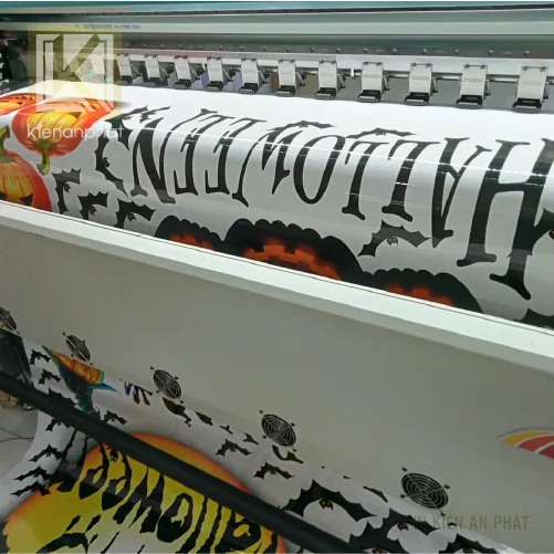 In poster decal trang trí Halloween – Nguồn gốc của ngày này?