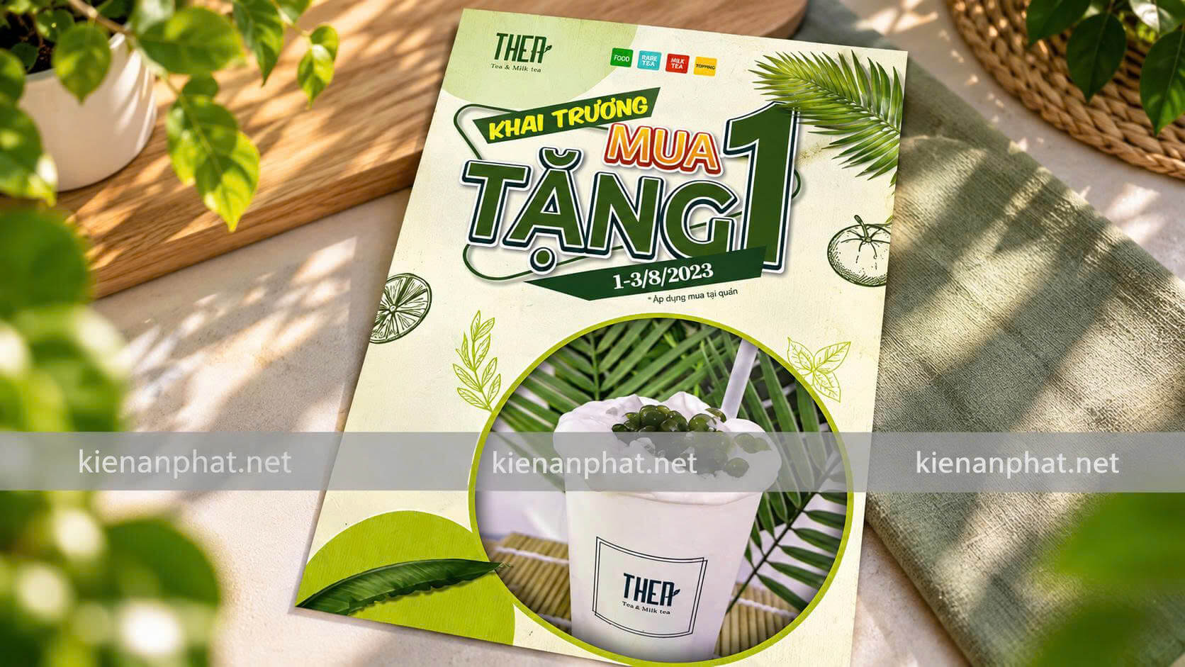 Mẫu tờ rơi khai trương quán trà sữa với tone màu pastel trẻ trung, nổi bật với chương trình khuyến mãi Mua 1 Tặng 1